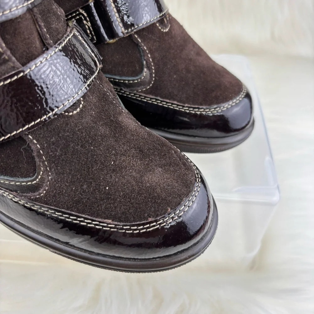 AEROSOLES  Black Wedge Loafers with Velcro Adjustable Straps